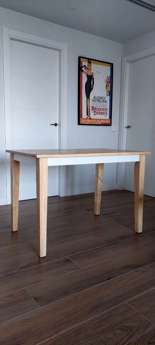 Mesa de madera cocina/comedor

