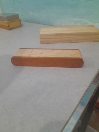 Estuche  con bolígrafo de diseño