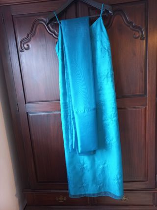 Vestido de cerimónia azul com écharpe
