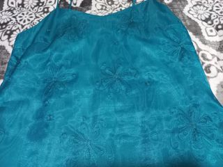 Vestido de cerimónia azul com écharpe