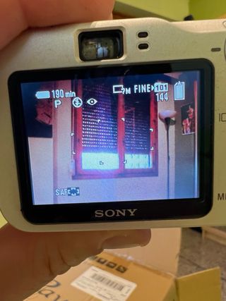 Camara de fotos digital SONY