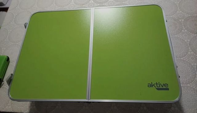 Mesa de camping portátil nueva 