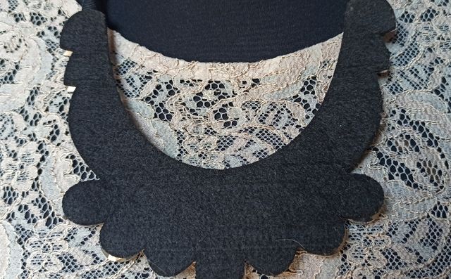 Collana girocollo stoffa e perline