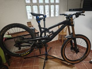 YT TUES PRO RACE Carbon