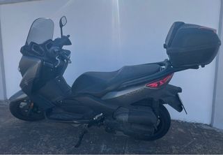 YAMAHA X-MAX 125
