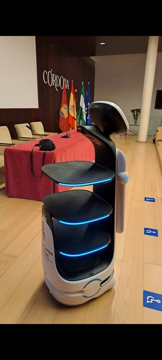 Robot CAMARERO ( SENA T10)