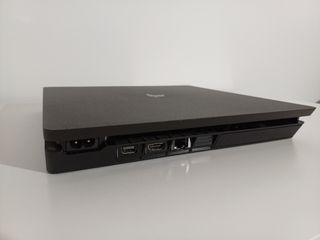 PS4 Slim 1 Tb ¡¡AÚN CON GARANTÍA!!