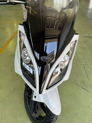 Kymco superdink 300i