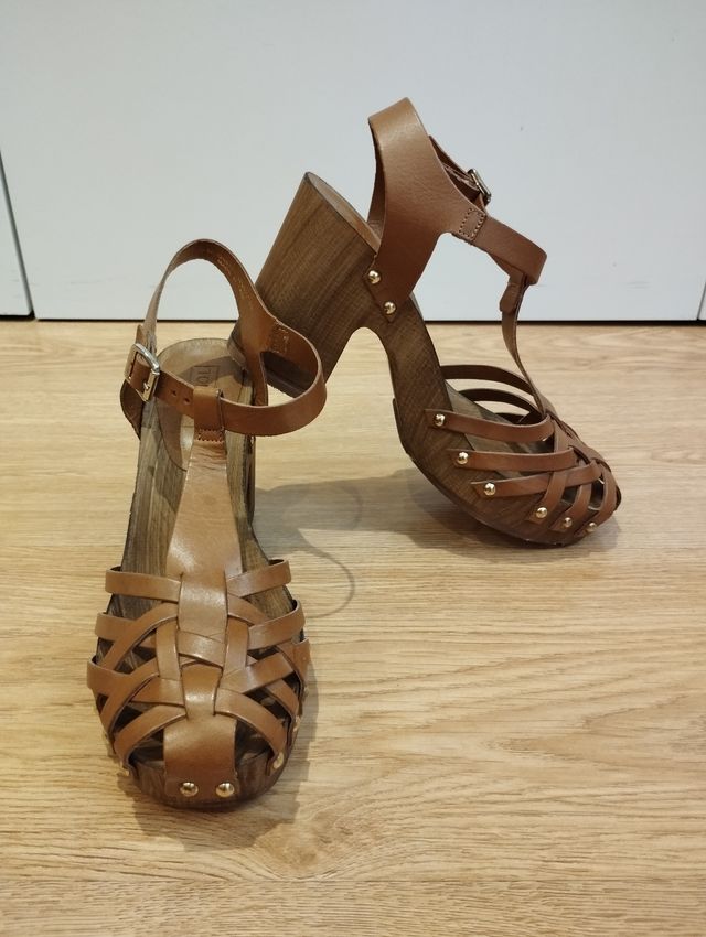 Sandalias de tacón años 70