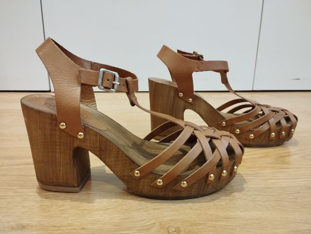 Sandalias de tacón años 70