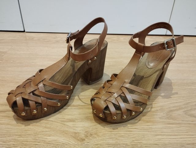 Sandalias de tacón años 70