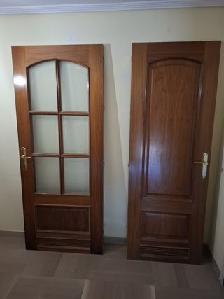 Puerta de madera 

