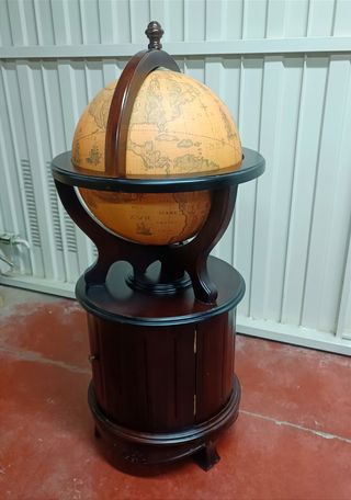 Mueble bar globo terrestre