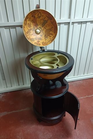 Mueble bar globo terrestre
