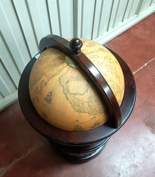 Mueble bar globo terrestre