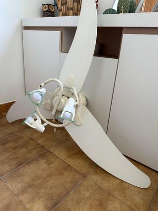 Ventilador techo blanco
