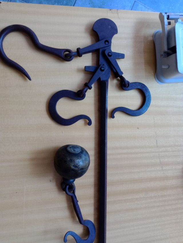 Antica bilancia in ferro