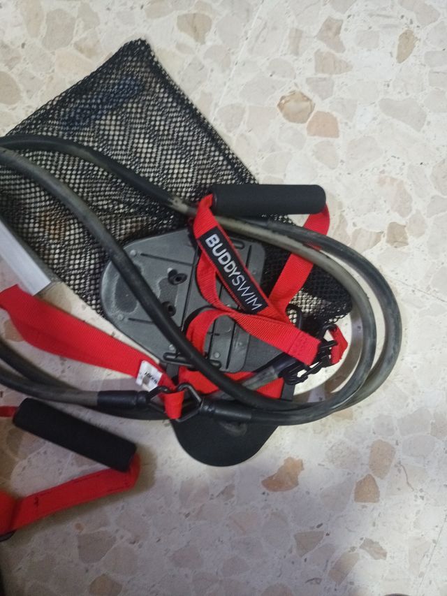 Palas y gomas de natación