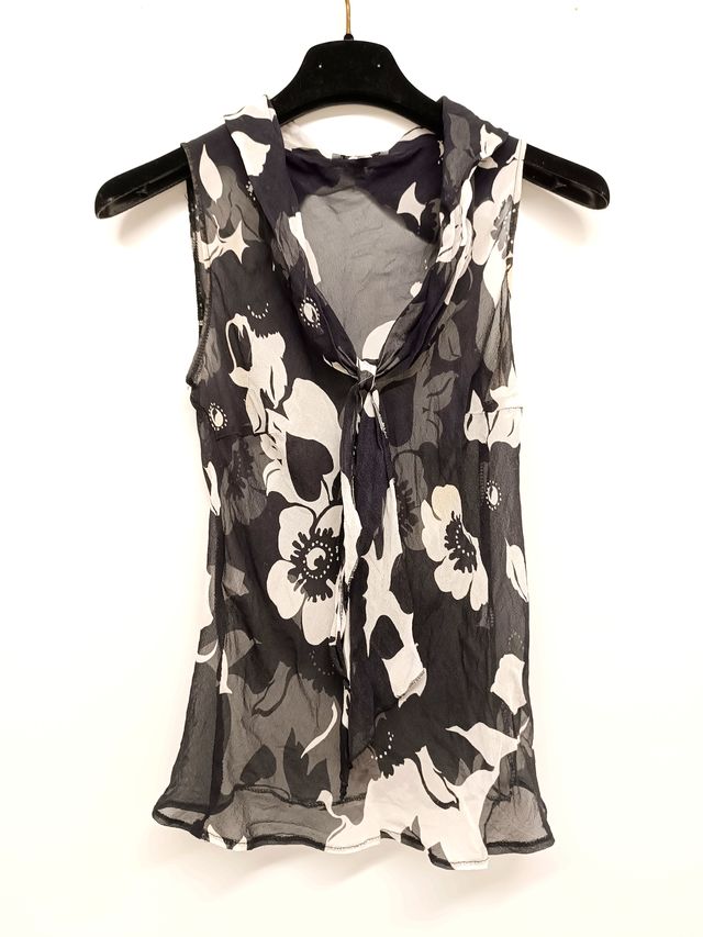 Top donna in seta, design floreale, bianco e nero