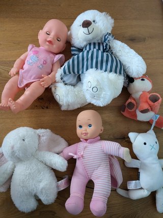 peluches & muñecas