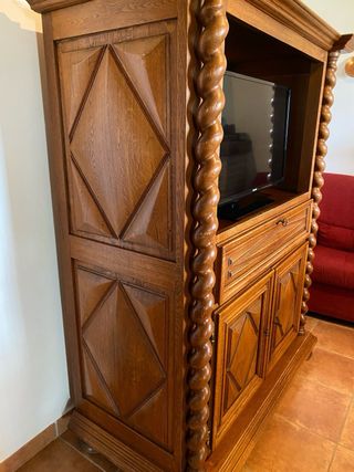 Mueble tv o estanteria hecho a mano por ebanista