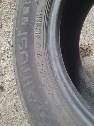 Rueda de repuesto iveco sprinter 