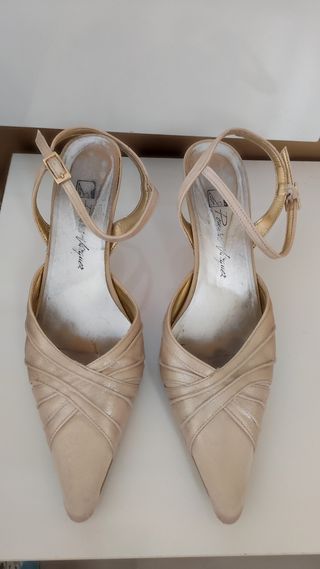 Zapatos de boda dorados tacón elegantes 