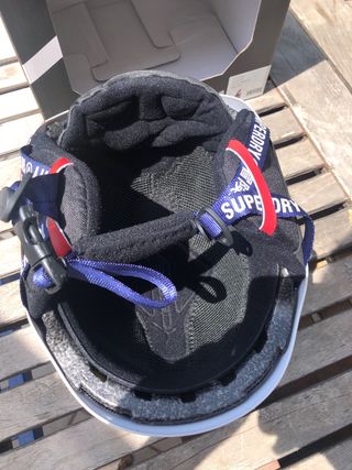 Casco cebé x superdry de esqui