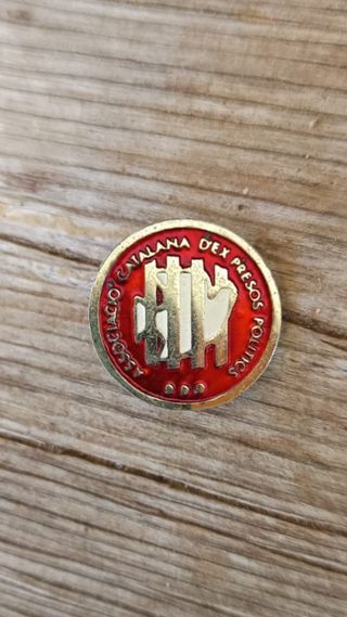 Insignia pin presos politicos cataluña