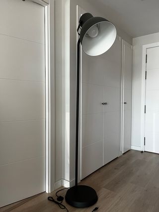 Lámpara de pie HEKTAR