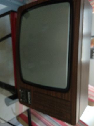 TV vintage muy antigua