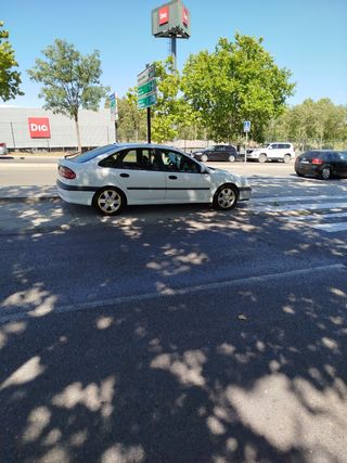 Renault Laguna 2000