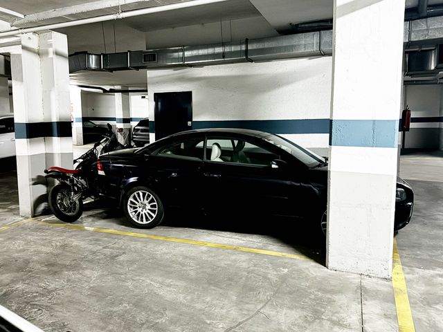 Garaje (Coche+2 motos) + Trastero