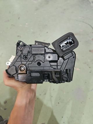 Cerradura puerta trasera vw golf 
