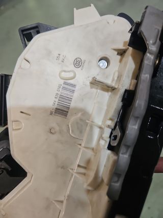Cerradura puerta trasera vw golf 