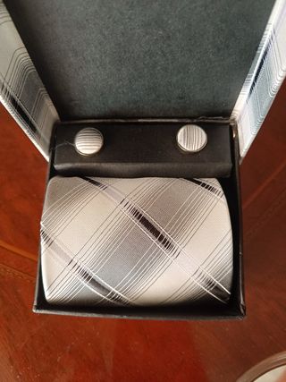 CORBATA Y GEMELOS 