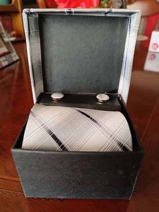 CORBATA Y GEMELOS 