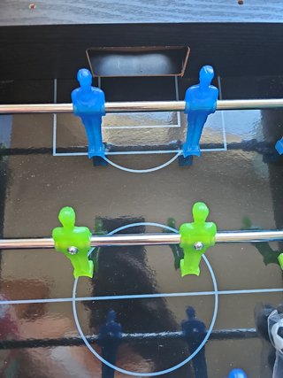 Mini Futbolín. Brillan en oscuridad.
