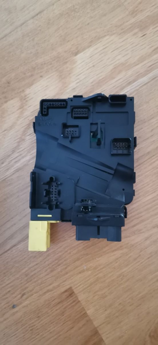 Centralita dirección volkswagen golf V