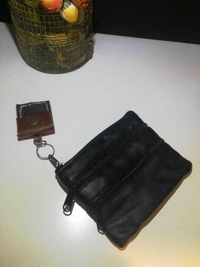 Monedero piel y llavero de regalo 