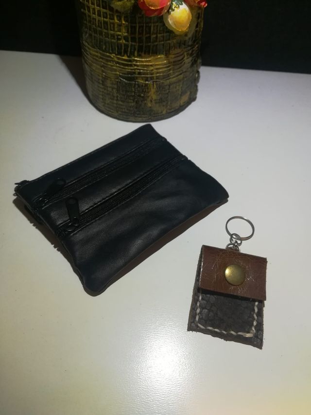 Monedero piel y llavero de regalo 