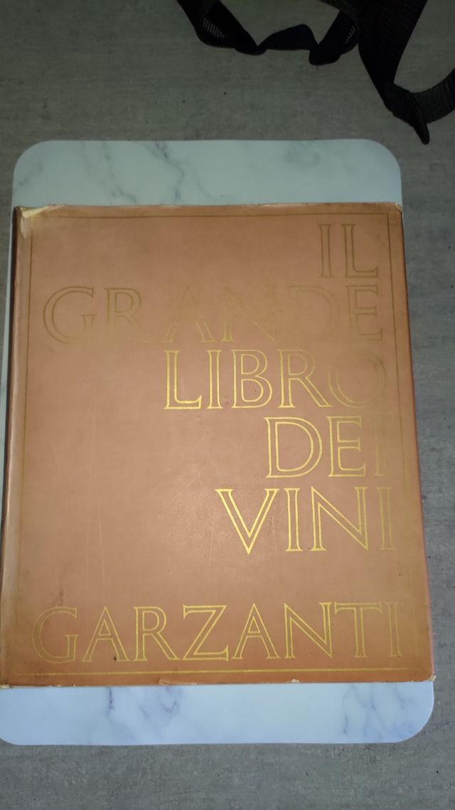 Libro il grande libro dei vini