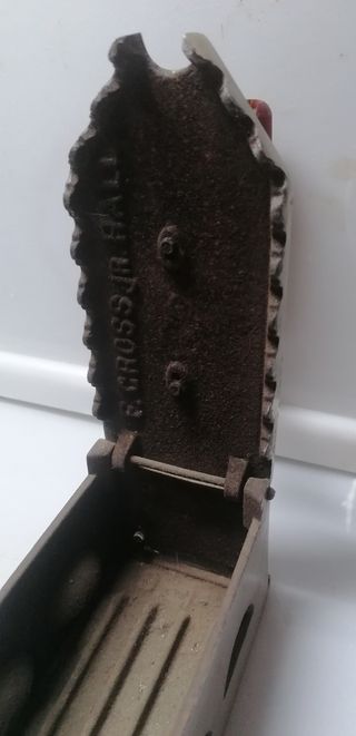 ANTIGUA PLANCHA CARBÓN METAL BLANCO