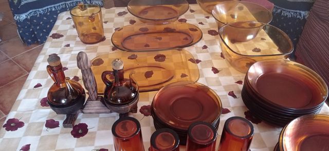 Vajilla color ámbar