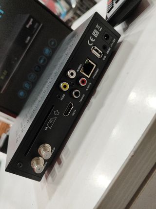 TDT HD SATÉLITE WIFI ENGELSAT RS8100Y