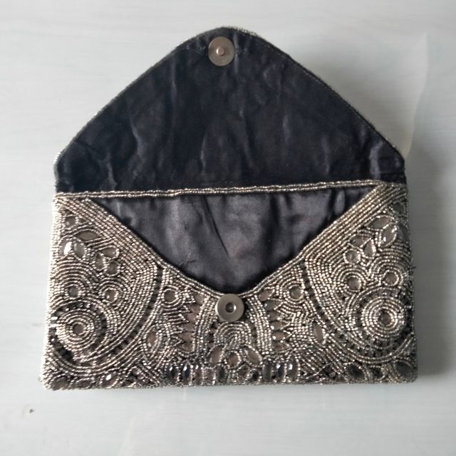 Bolso de abalorios & pedrería chulísimo 