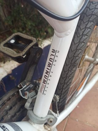 Bicicleta paseo mujer GT