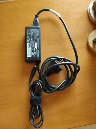 Cargador Toshiba 
