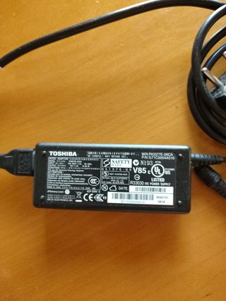 Cargador Toshiba 