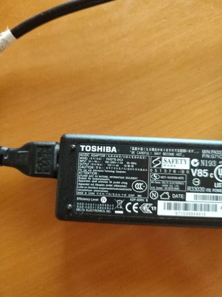 Cargador Toshiba 
